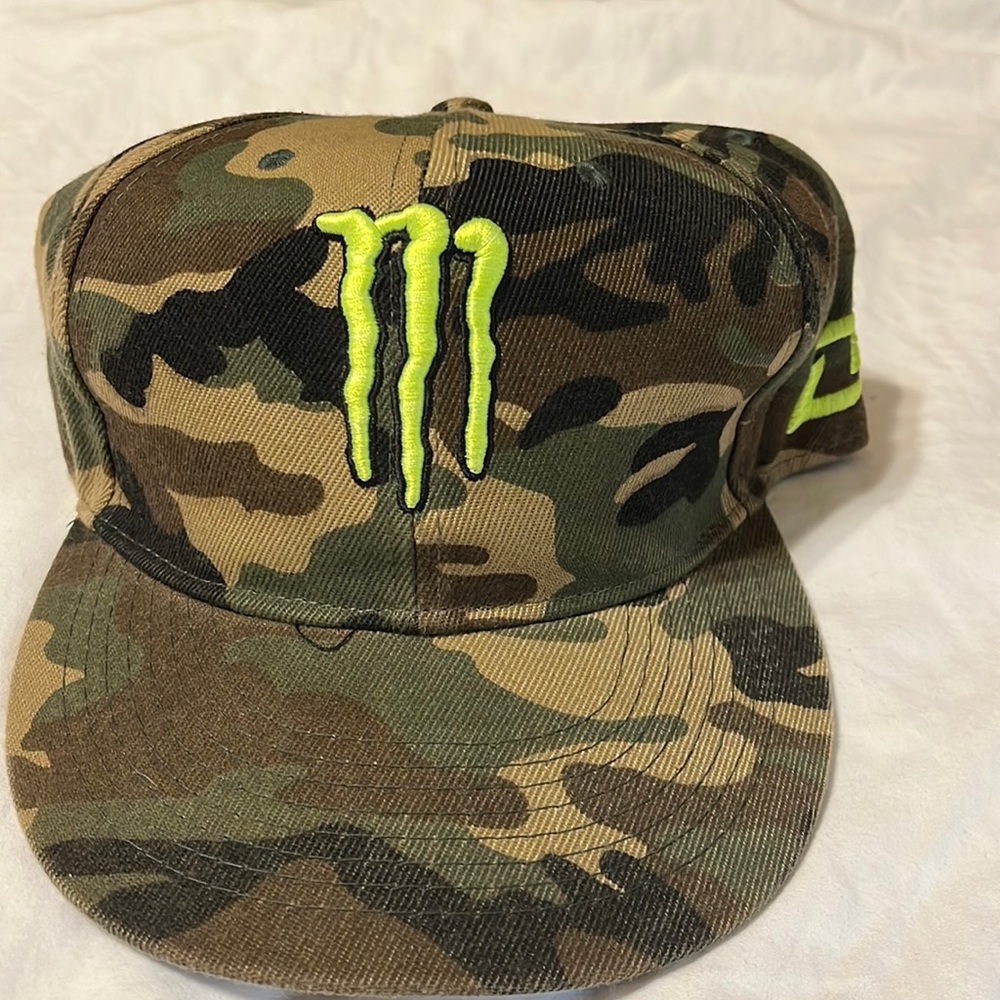 MONSTER COSTOM FITTED HAT! Camo with a yellow “M”. 7 5/8! Measure first! $16